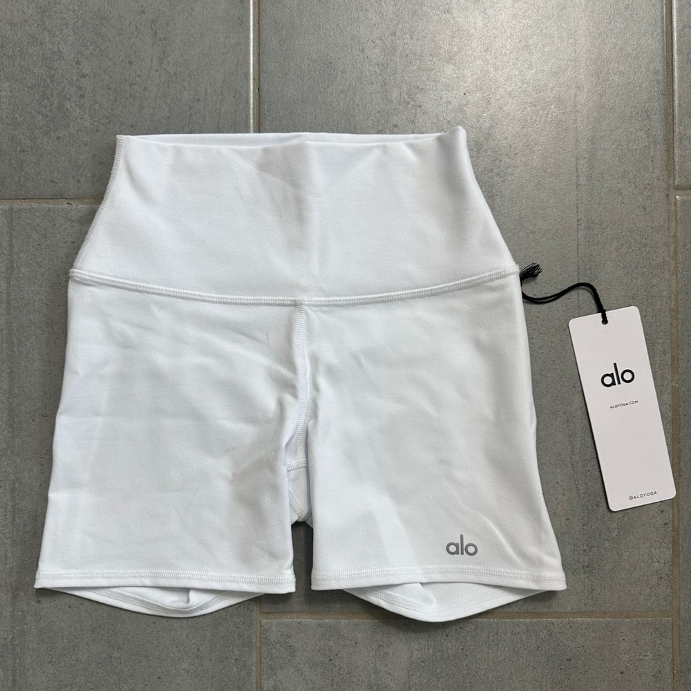 NWT Alo Yoga White Biker shorts